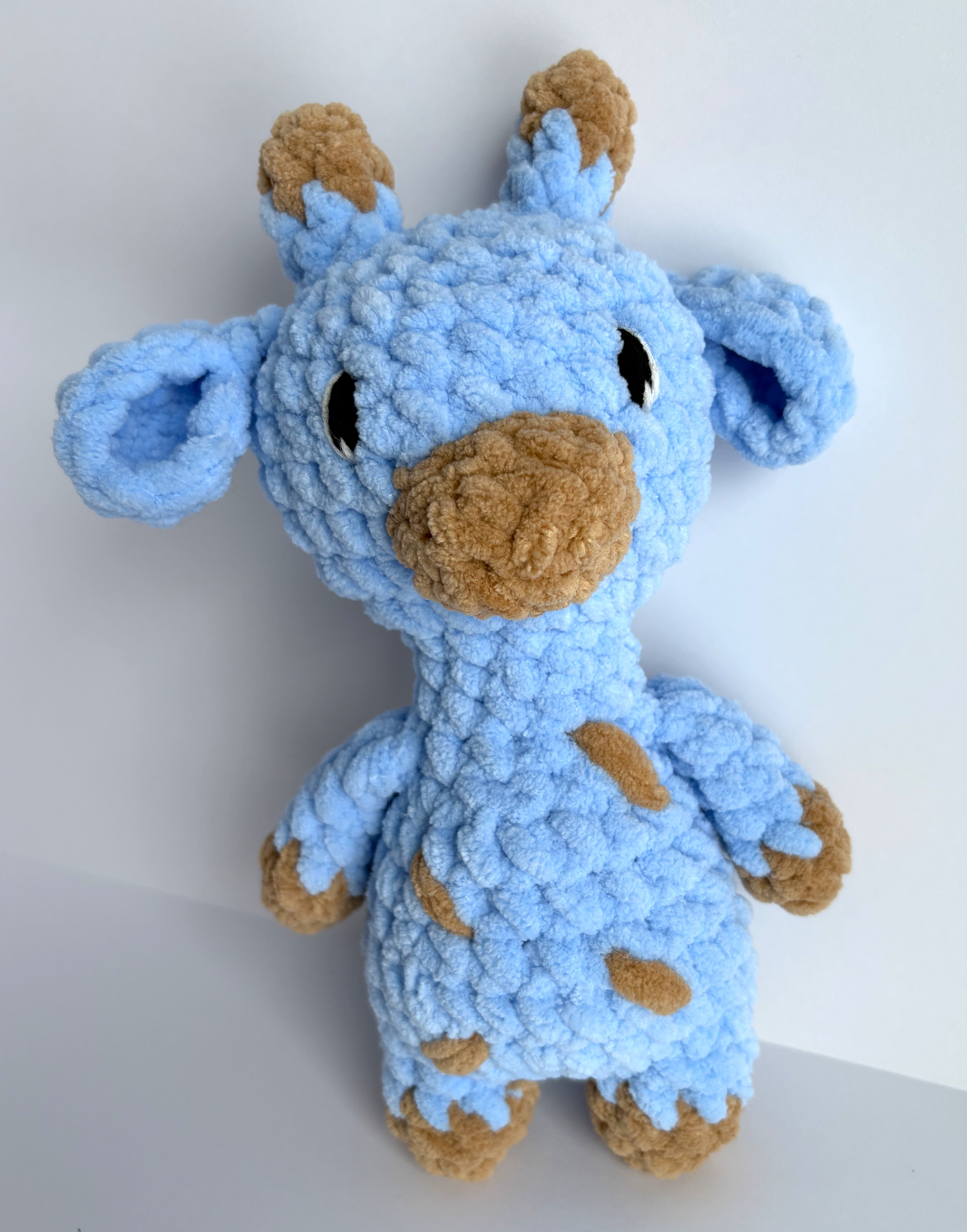 Giraffe Plushie- Sewn Eyes