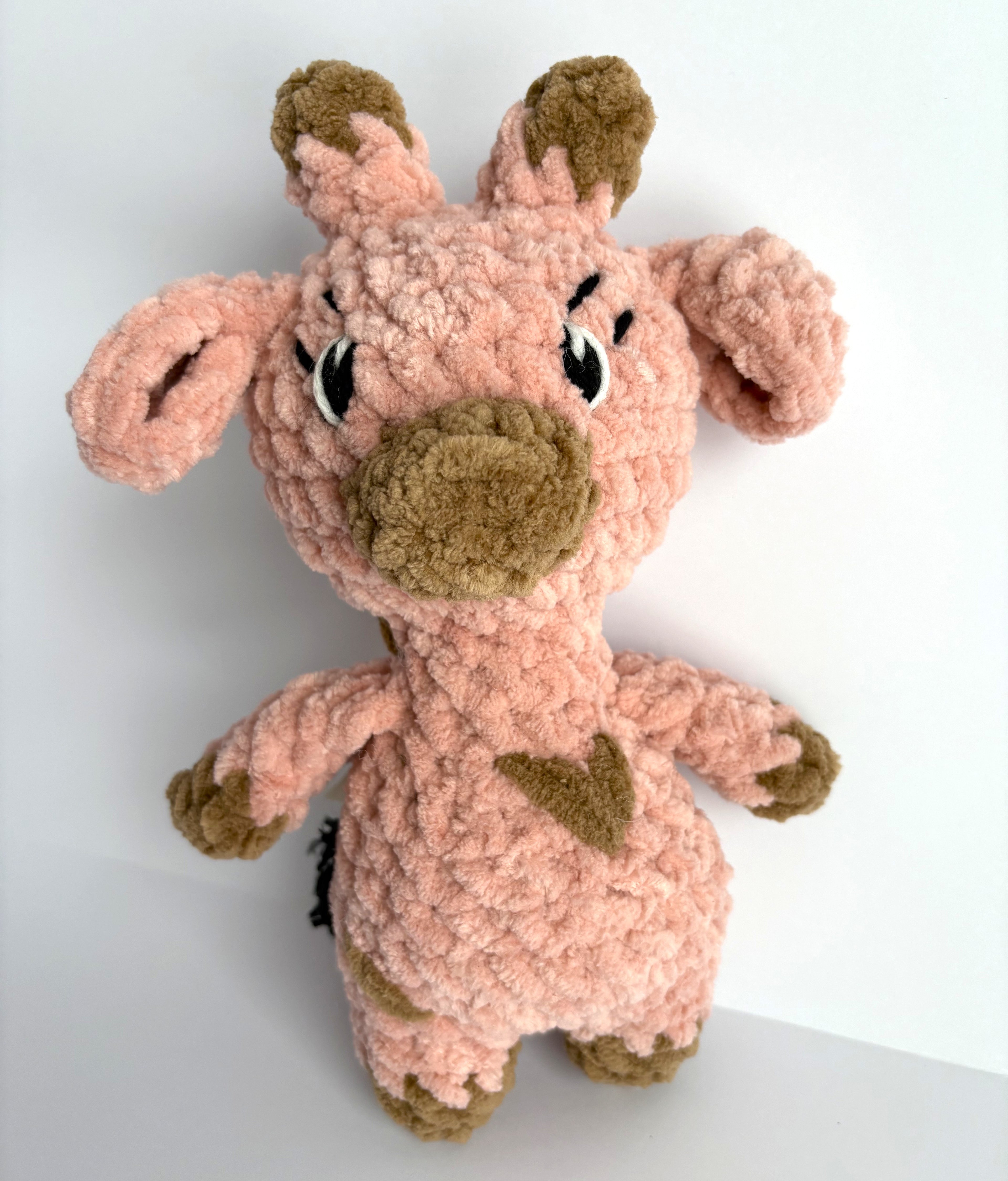 Giraffe Plushie- Sewn Eyes